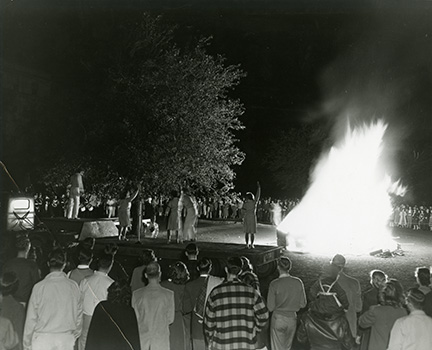 1948 Homecoming bonfire