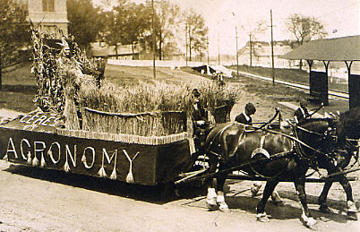 Department of Agronomy parade float, 1914