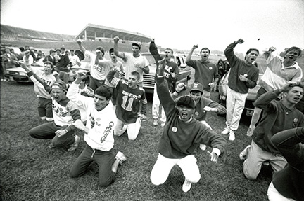 1987  Winning Yell-Like-Hell Skit